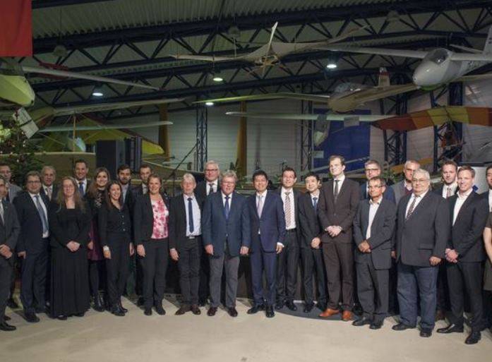 D 'chinesesch Firma huet d' éisträichesch Diamond Aircraft