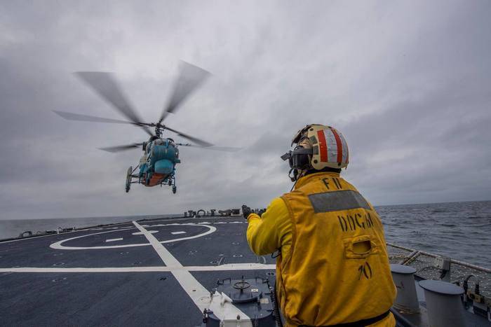 La MARINE de l'Ukraine ont organisé des exercices conjoints avec эсминцем de la MARINE des états-UNIS