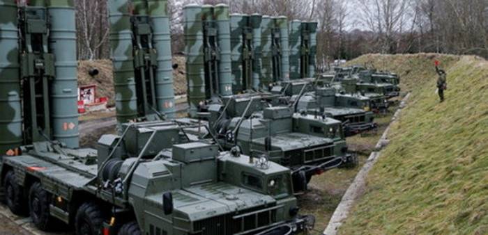 Druga dywizja RAKIETOWĄ Z-400 stanął na dyżur bojowy na Krymie
