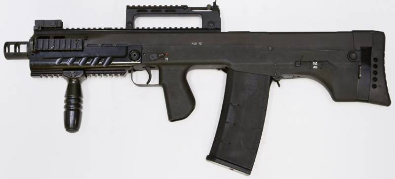 Déi stäerkst Handfeuerwaffen. Deel 3. De russeschen ' Haaptroll-Automatik LITERATURE-12