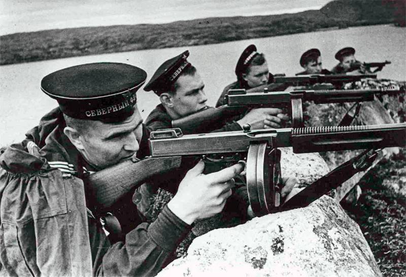 Geschichten iwwer d ' Waffen. Navigatioun Thompson