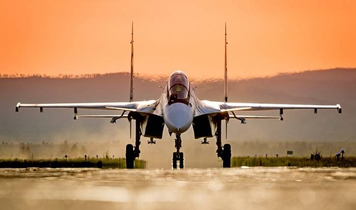 Le myanmar envisage d'acheter six avions de chasse Su-30