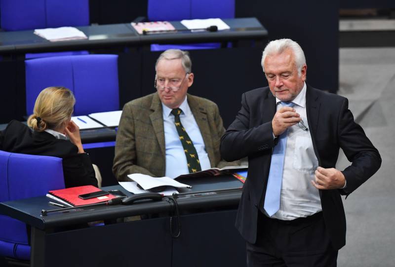 D 'Leeder vun de béiden däitsch Parteien waren géint d' Sanktionen géint Russland