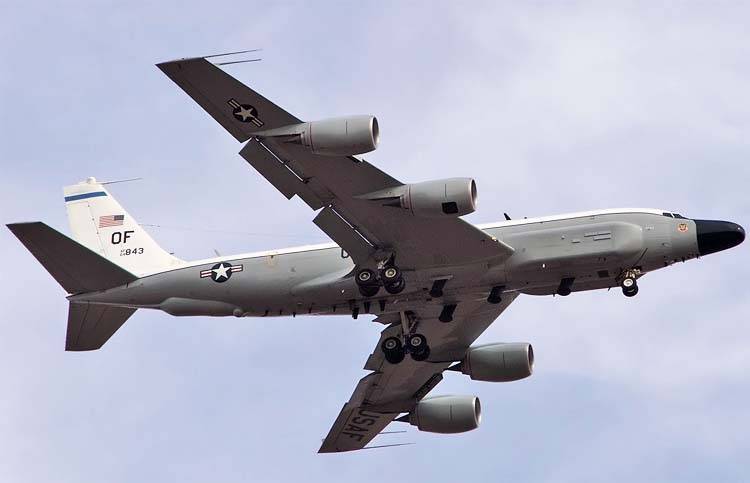 Américain l'avion a passé l'exploration dans la mer de Barents
