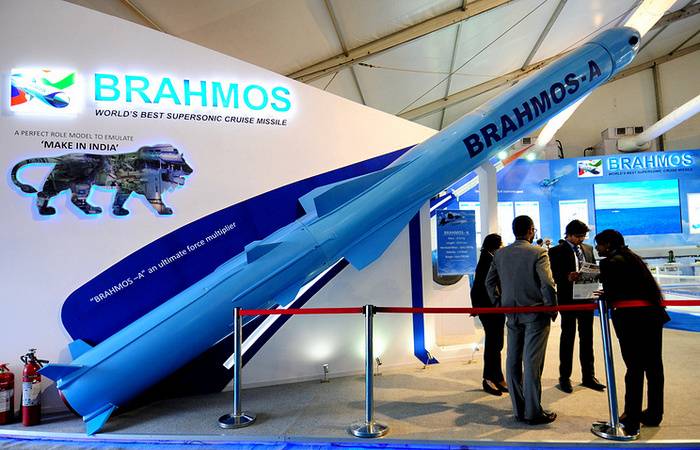 Missile de croisière aéroportés BRAHMOS-A peut être adapté pour le Su-34, Su-35