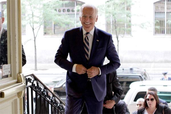 Biden a raconté comment s'est immiscé dans les affaires intérieures de l'Ukraine