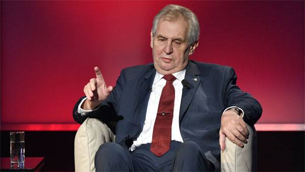 Zeman kommentéiert d 'Behauptungen vum Gegners iwwer d' 