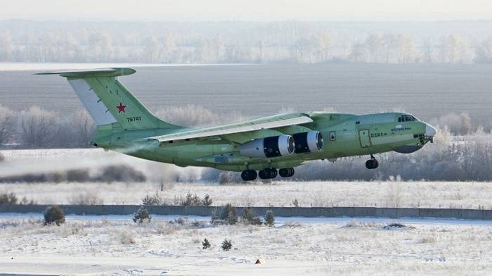 Neist Tanker Il-78М-90A Éischtfluch