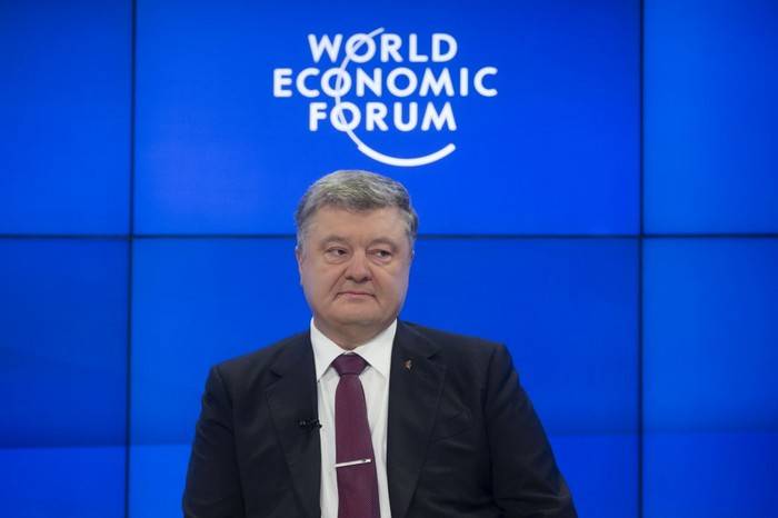 Poroshenko ligger i et interview med Bloomberg