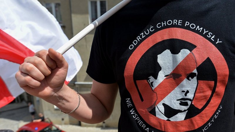 Polen har inlett en diplomatisk offensiv i Ukraina