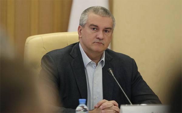 El jefe de la crimea dio una entrevista a una importante americana de la emisora de radio