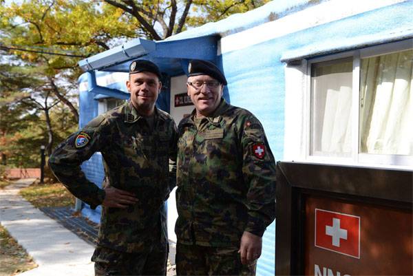 Som 10 soldater fra Sverige, Schweiz og de to Koreaer 