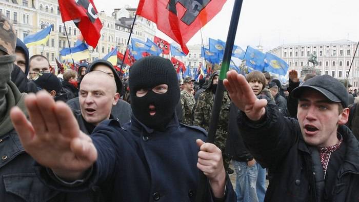 In the state Duma proposed to introduce liability for failure to consider the Bandera Nazis