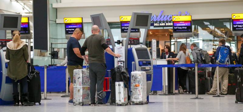 Accused of terrorism, looting and violence was able to get a job in Heathrow airport