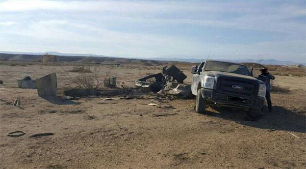 Voiture avec par des soldats israéliens a sauté sur une mine