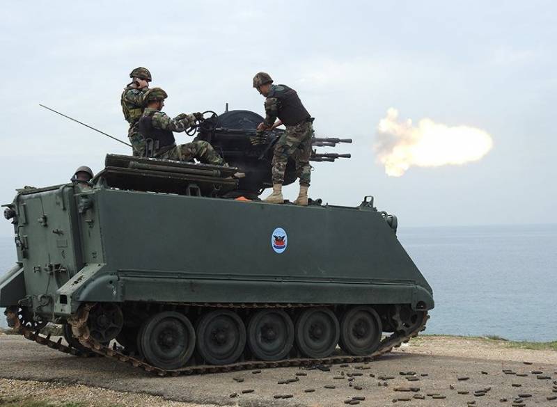 Am Libanon amerikanesch bewaffneten Mannschaftswagen vun der sowjetescher Flak