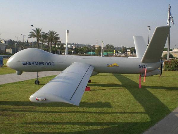 La défense aérienne de la Syrie ont attaqué un israélien, le DRONE de reconnaissance de la