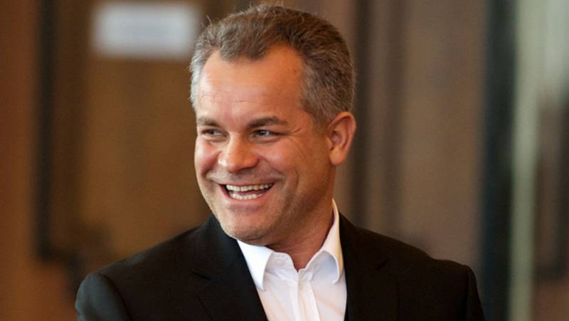 Vladimir plahotniuc är en man om mysterium eller en prefabricerade system?
