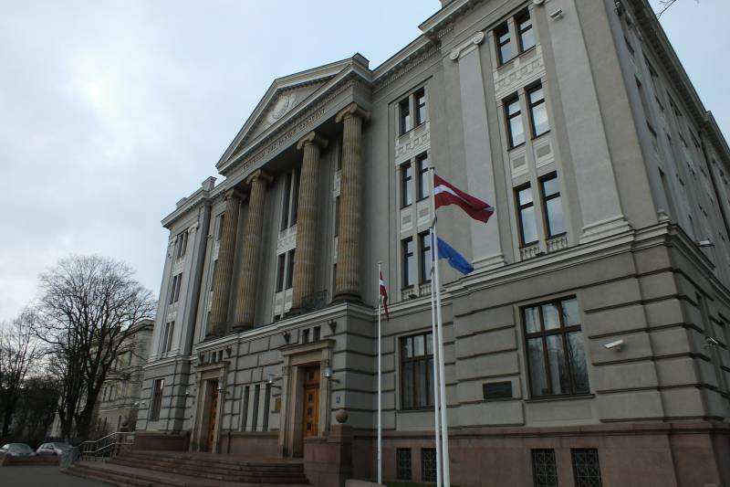 Den lettiska regeringen har förbjudit införsel av Kadyrov och Bastrykin