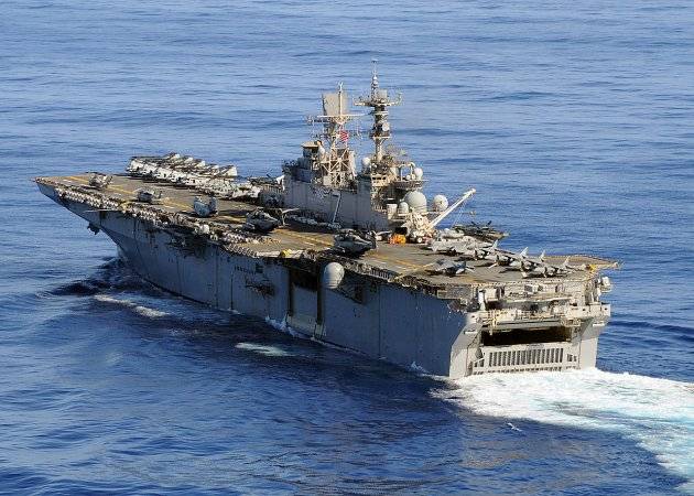 Le groupe de débarquement des navires de la MARINE des états-UNIS est entré dans la mer Méditerranée