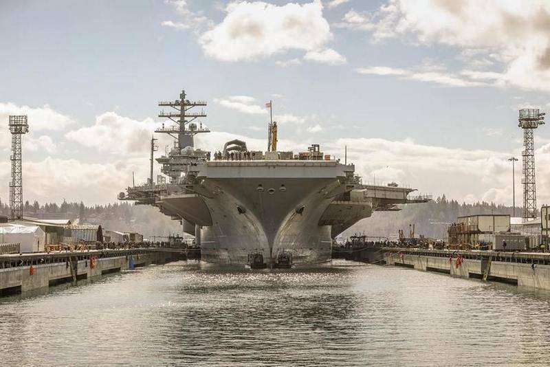 Авіяносец ВМС ЗША USS Nimitz (CVN 68) стаў на рамонт