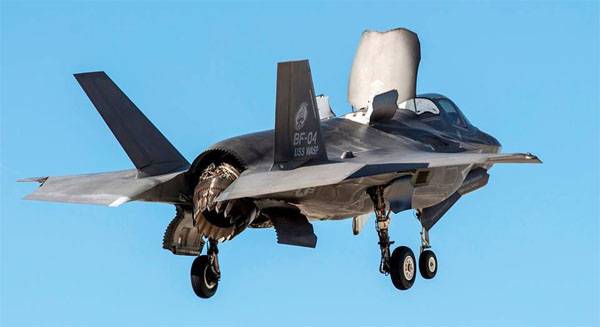 الهند: لماذا نحن بحاجة إلى F-35 عندما يكون لدينا لا ذخيرة ولا الناقلات ؟ ..