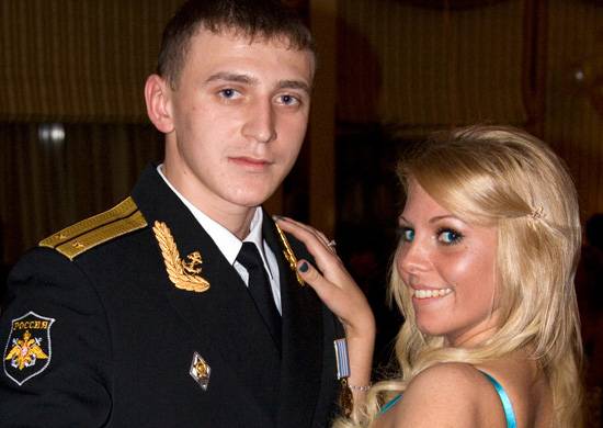 МО РФ акажа фінансавую падтрымку мужу і жонцы вайскоўцаў з далёкіх гарнізонаў