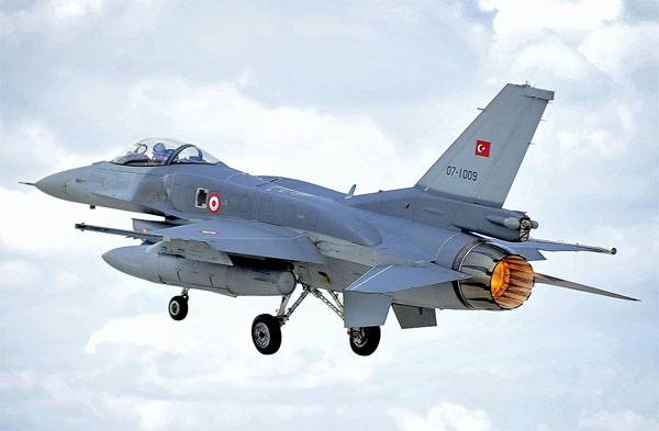 В Туреччині розбився винищувач F-16