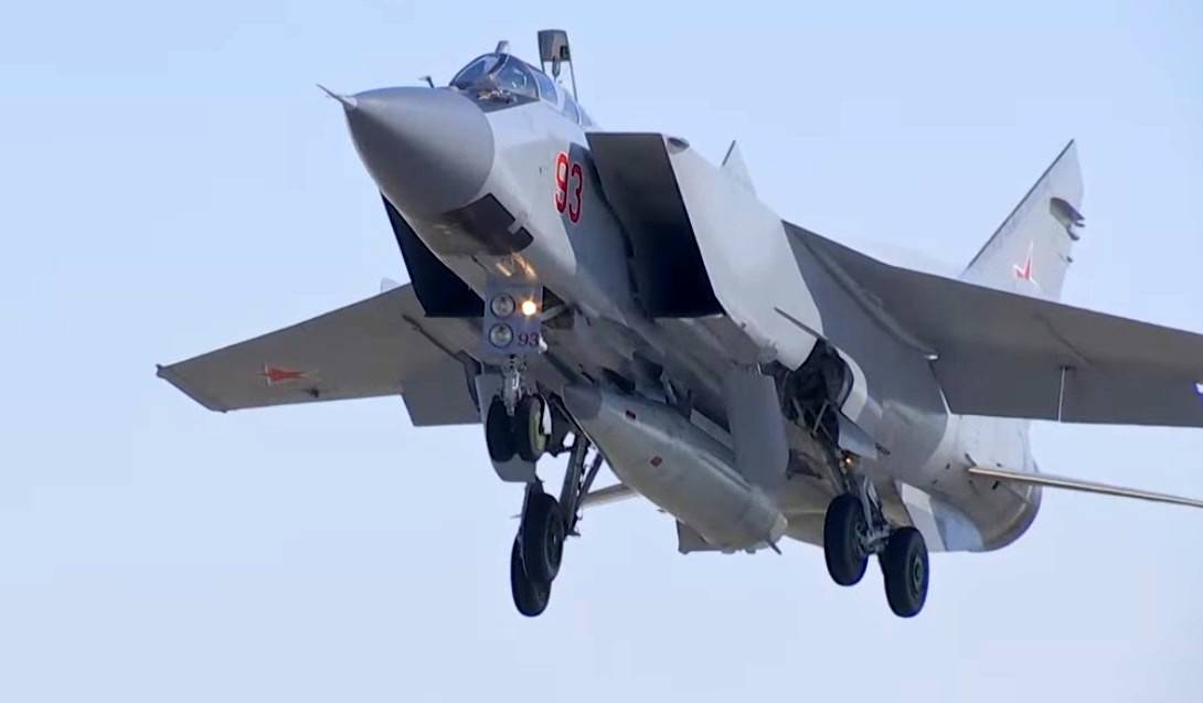 Militär Bestoungen Russland: et gëtt гиперскорости, awer gëtt et гиперзвук?