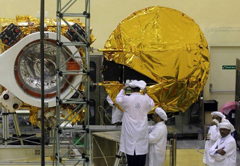 India has postponed the launch of the spacecraft to the moon