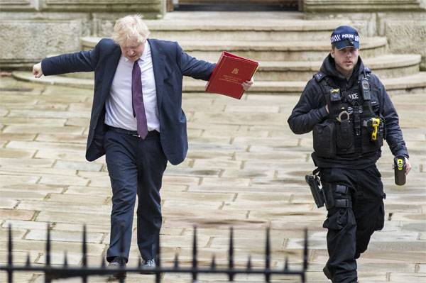 Подпевалы London a Washington aus der EU russeschen Diplomat gesat