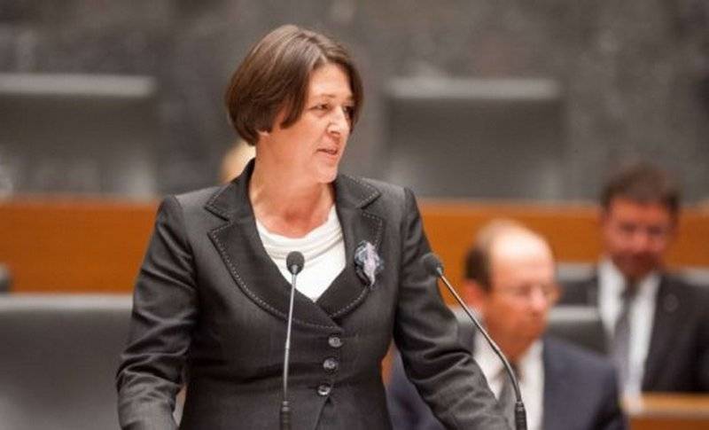 La commission EUROPÉENNE a approuvé le plan militaire et des couloirs de transport en Europe