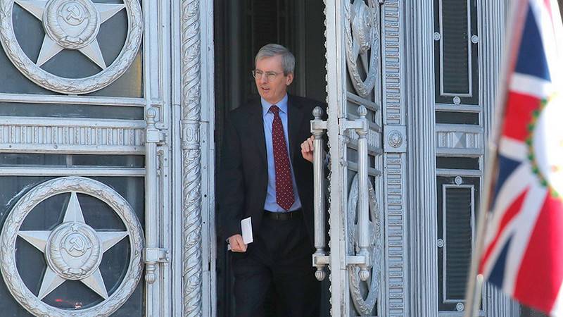 De russeschen Ausseministère verlaangt vun der britescher Ambassade entlooss an генконсульств
