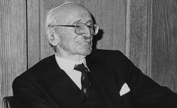 Hien gesäit de Stuerz vum Sozialismus. Gediechtnis August Hayek