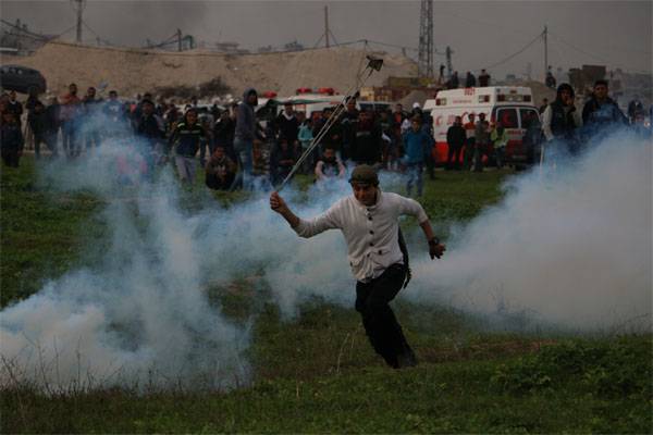 Massaker am Gazastreifen. Grouss Ausernanersetzungen mat dem neie Militär