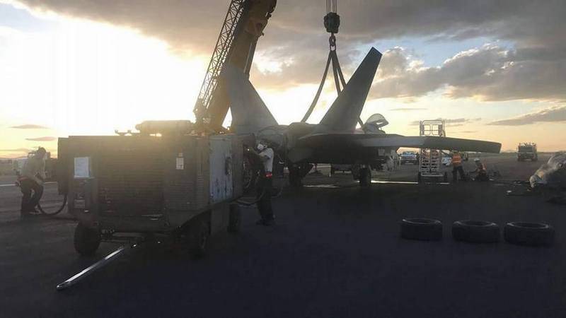 F-22 رابتور 