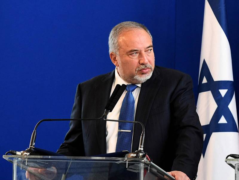 في الدفاع عن إسرائيل تحدثت عن موحد ضد إسرائيل أمام