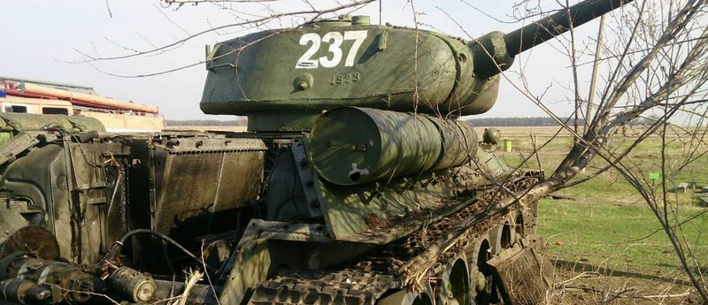 Finally knocked out! APU fire T-34 preparing for the Victory Parade in Lugansk