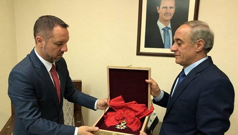 Medal af slave-tilstand, en medarbejder i Usa. Assad vendte tilbage til Frankrig Legion of honor