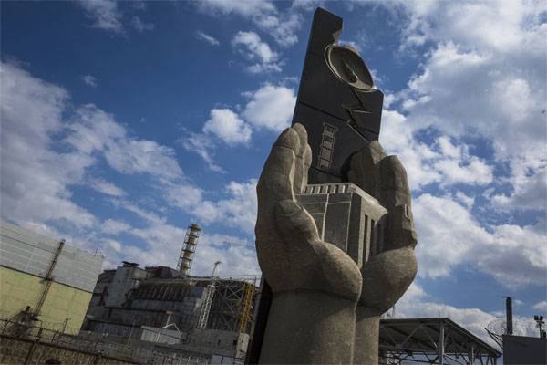 With a taste of lead. The anniversary of the Chernobyl accident
