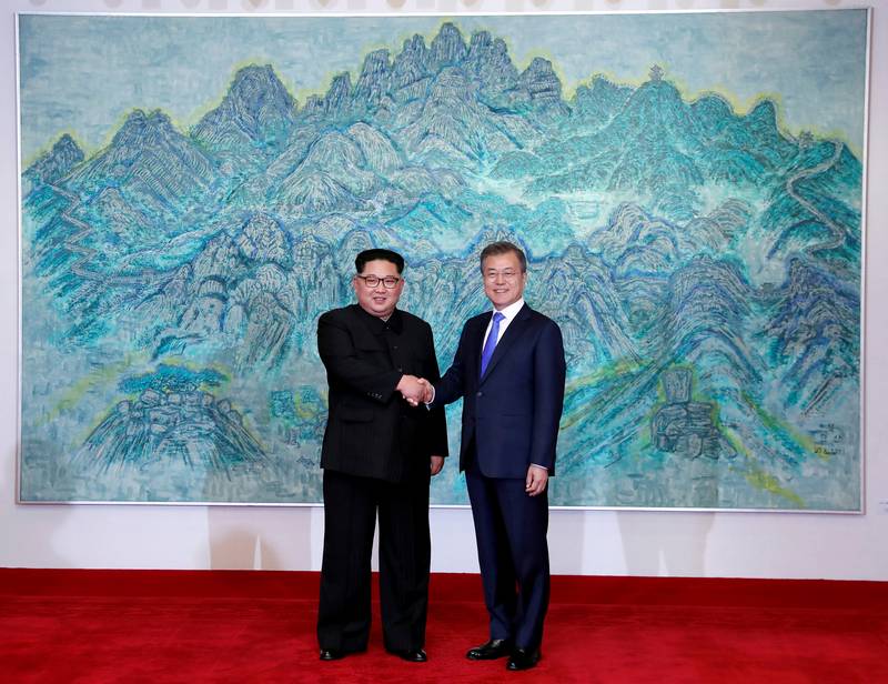 Om tid og højttalere. Pyongyang tager pile, og Seoul for at stoppe propaganda