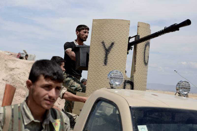 Schoulen a auszurüsten. D ' Amerikaner vergréisseren de Programm vun der Ausbildung vun Geleet a Syrien