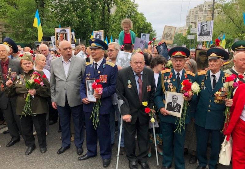 Радыкалы напалі на ўдзельнікаў акцыі. У Кіеве прайшоў 