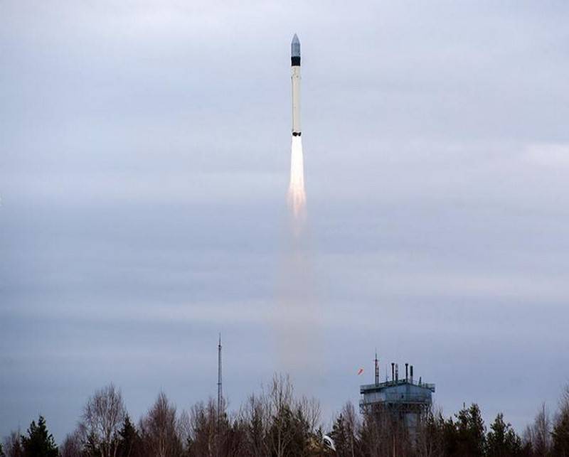 La russie et разгонным bloc. Prises avec le vigile de la fusée sortiront satellites dans l'espace