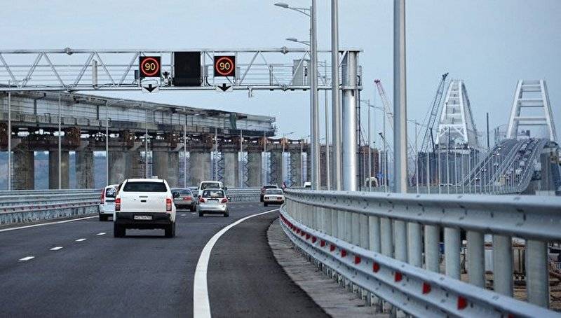 Hasta el 5 de miles de máquinas. En crimea, el puente de la consideraron que el número de coches en las primeras medio día