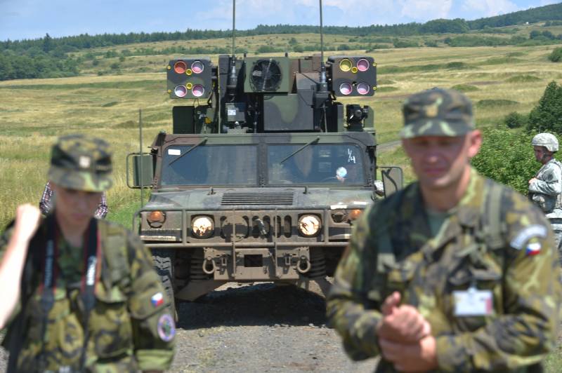 Para mantener el prestigio. La república checa instaron a aumentar el contingente militar en el báltico