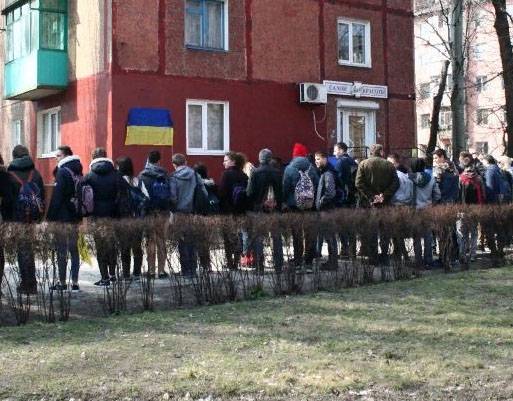 De Ukrainische Widderstand an Aktioun: schwaarz Faarf fir d ' 