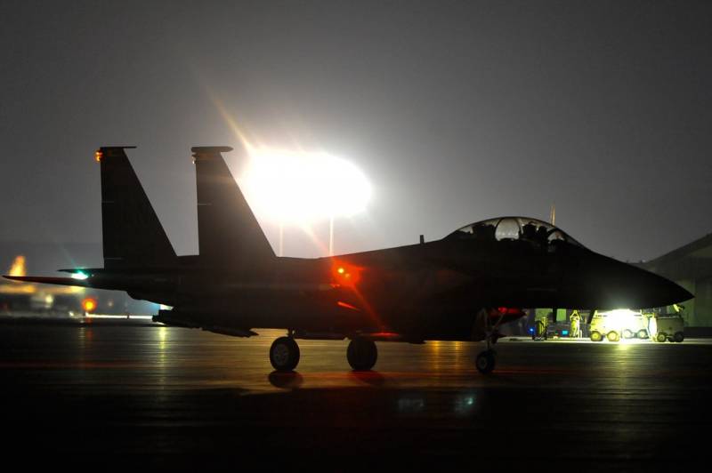 Schachmatt von der US-Luftwaffe im Süden Syriens. Die iranische Karte Pompeo in Aktion