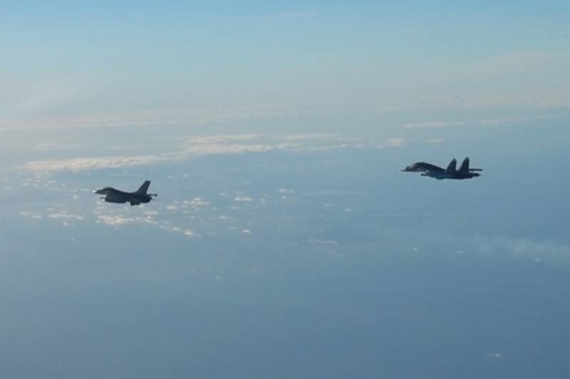 Media: russiske su-34 eskortert over Libanon med Israelske F-16