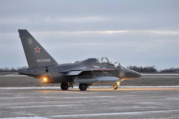 Gjenopptatt flyr trening og kamp fly Yak-130?